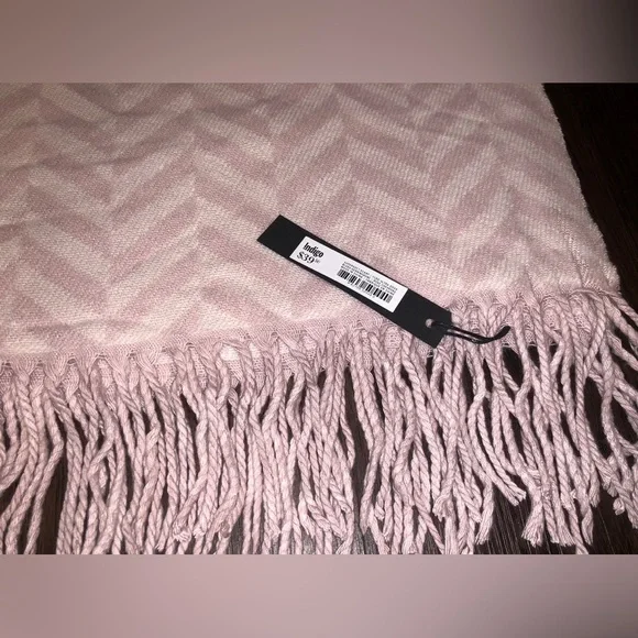 BNWT Love & Lore Indigo Pink Chevron Fringe Scarf - O/S - Picture 7 of 14